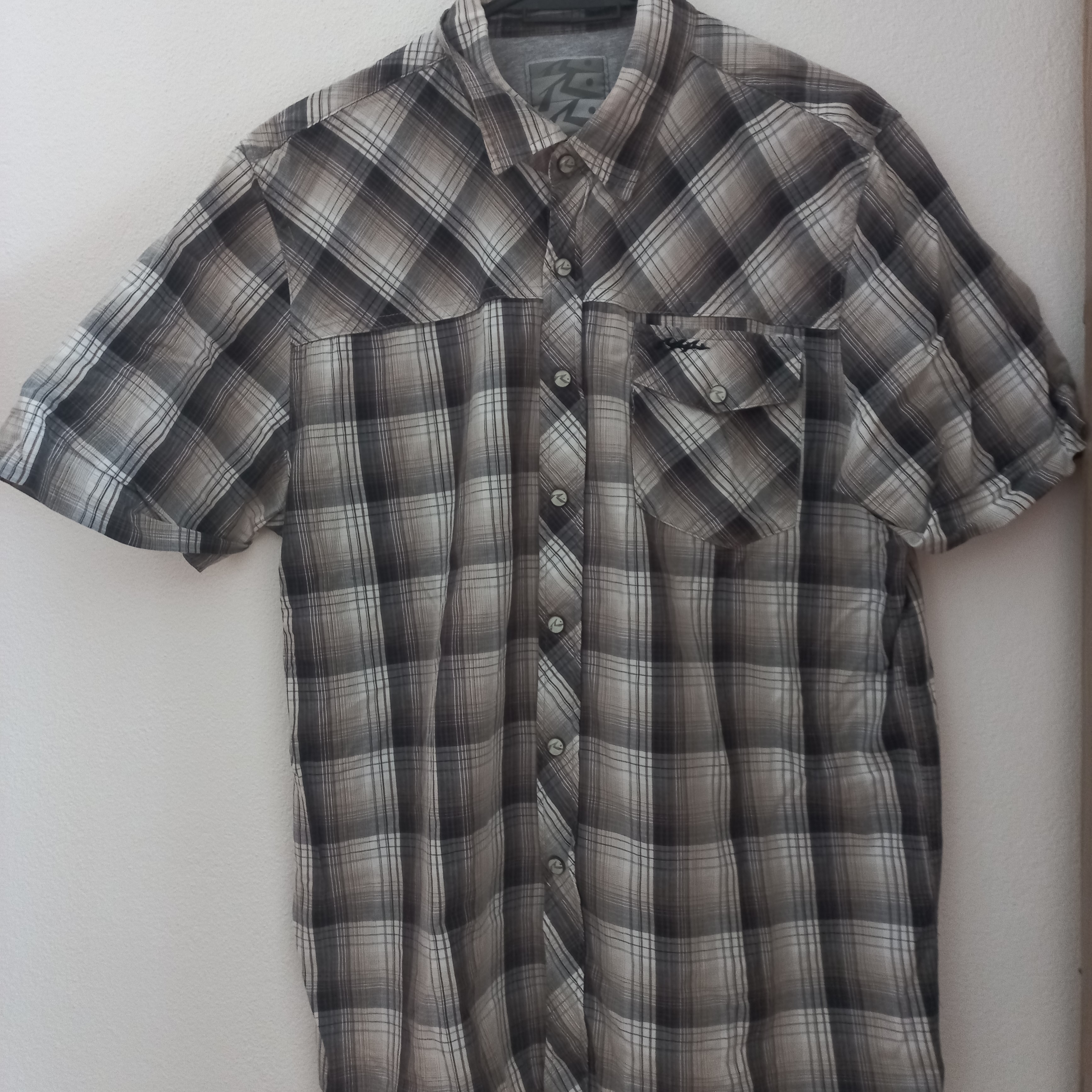 Camisa colores neutros